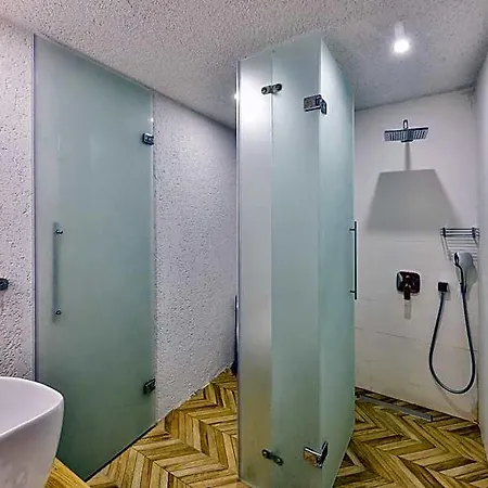 Otel Atalante 2*